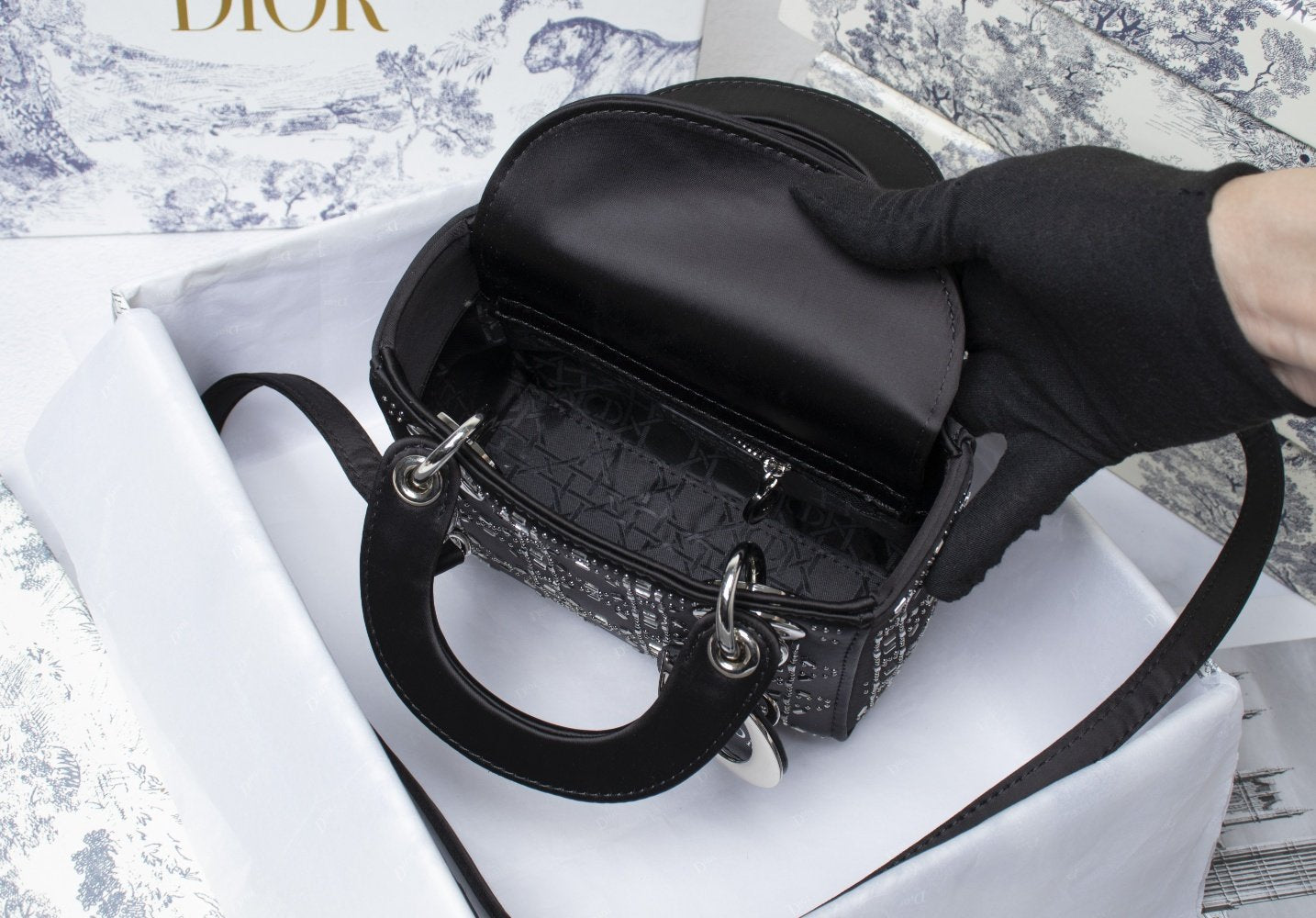 Designer Handbags DR 230