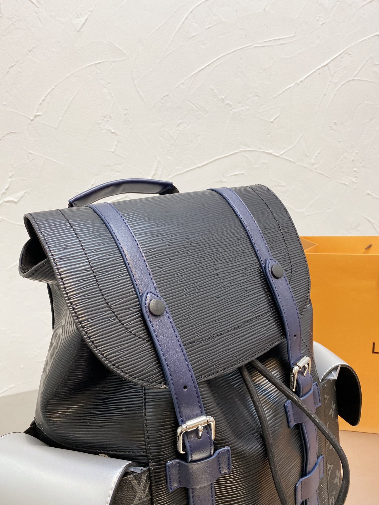Designer Handbags LN 077