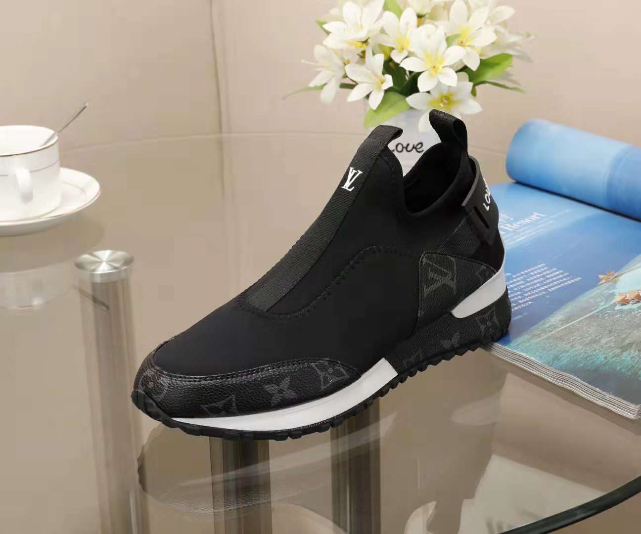 PT - High Quality Luv Sneaker 076