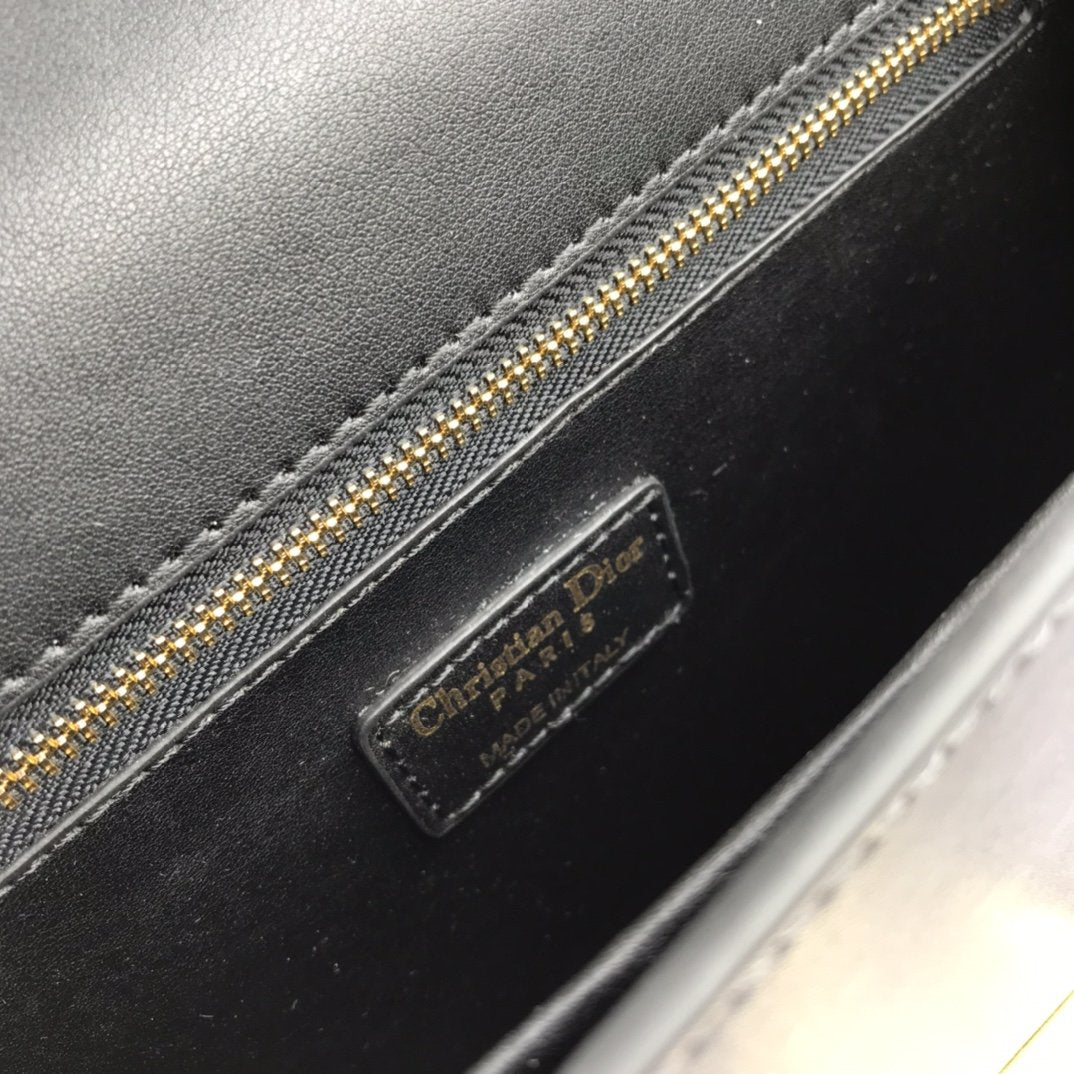 Designer Handbags DR 089