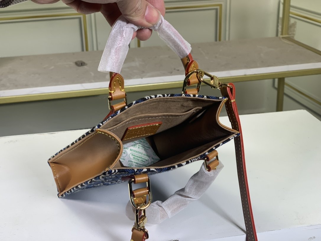 Designer Handbags LN 095