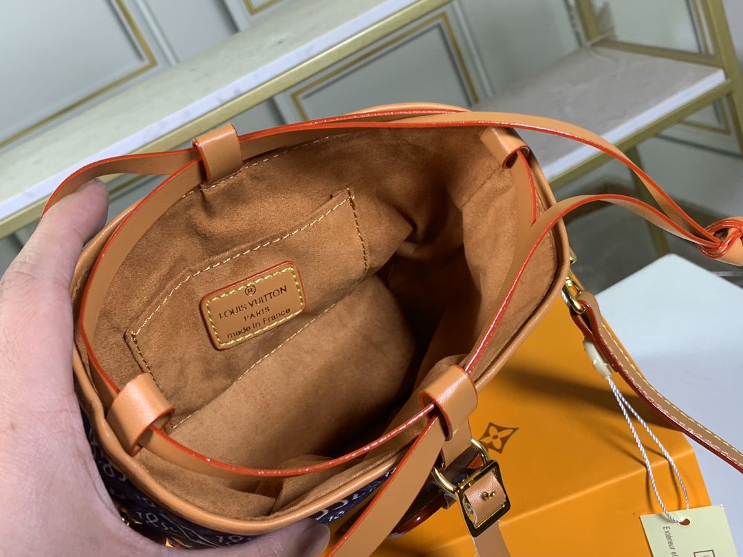 Designer Handbags LN 099