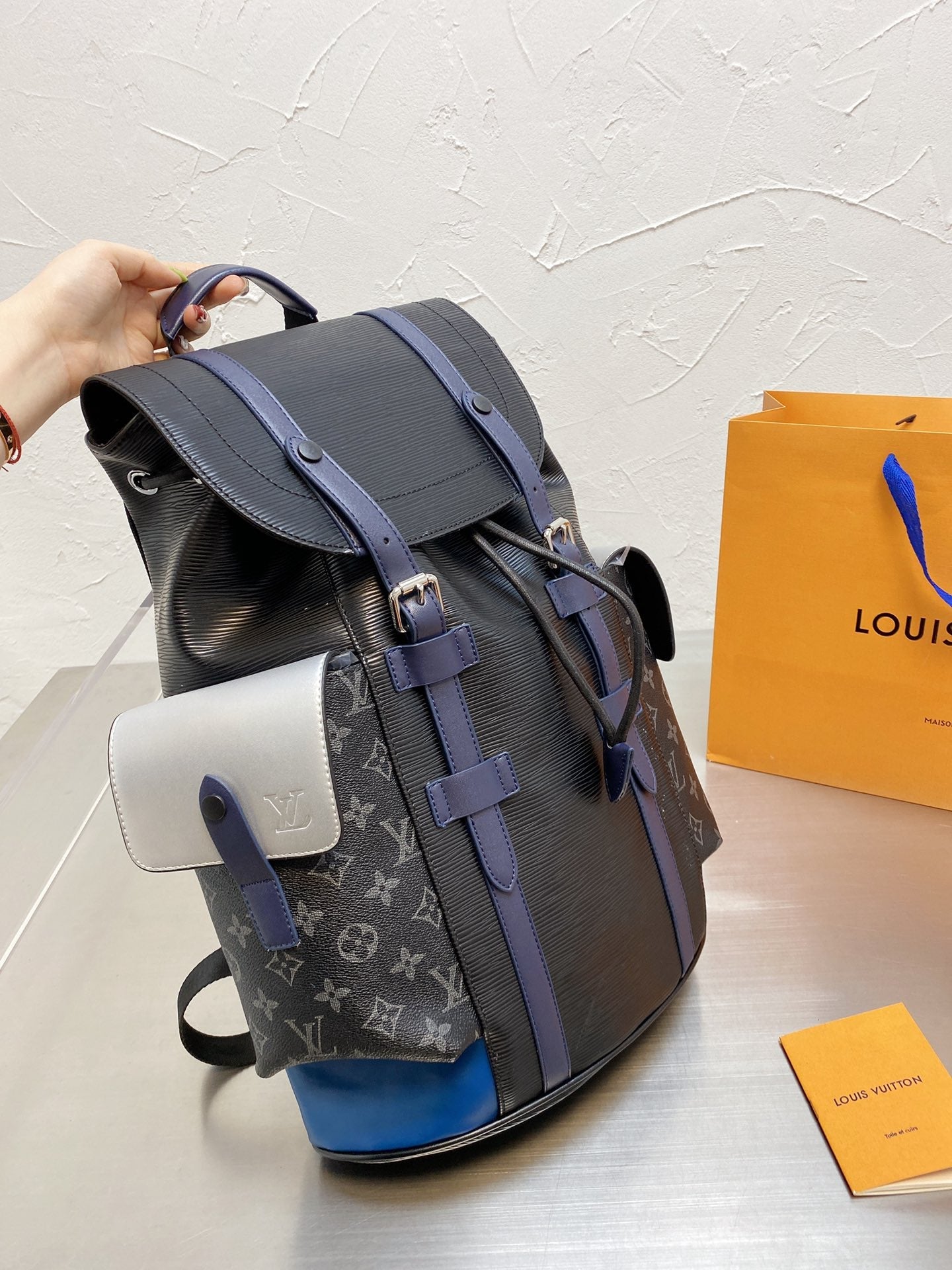 Designer Handbags LN 077