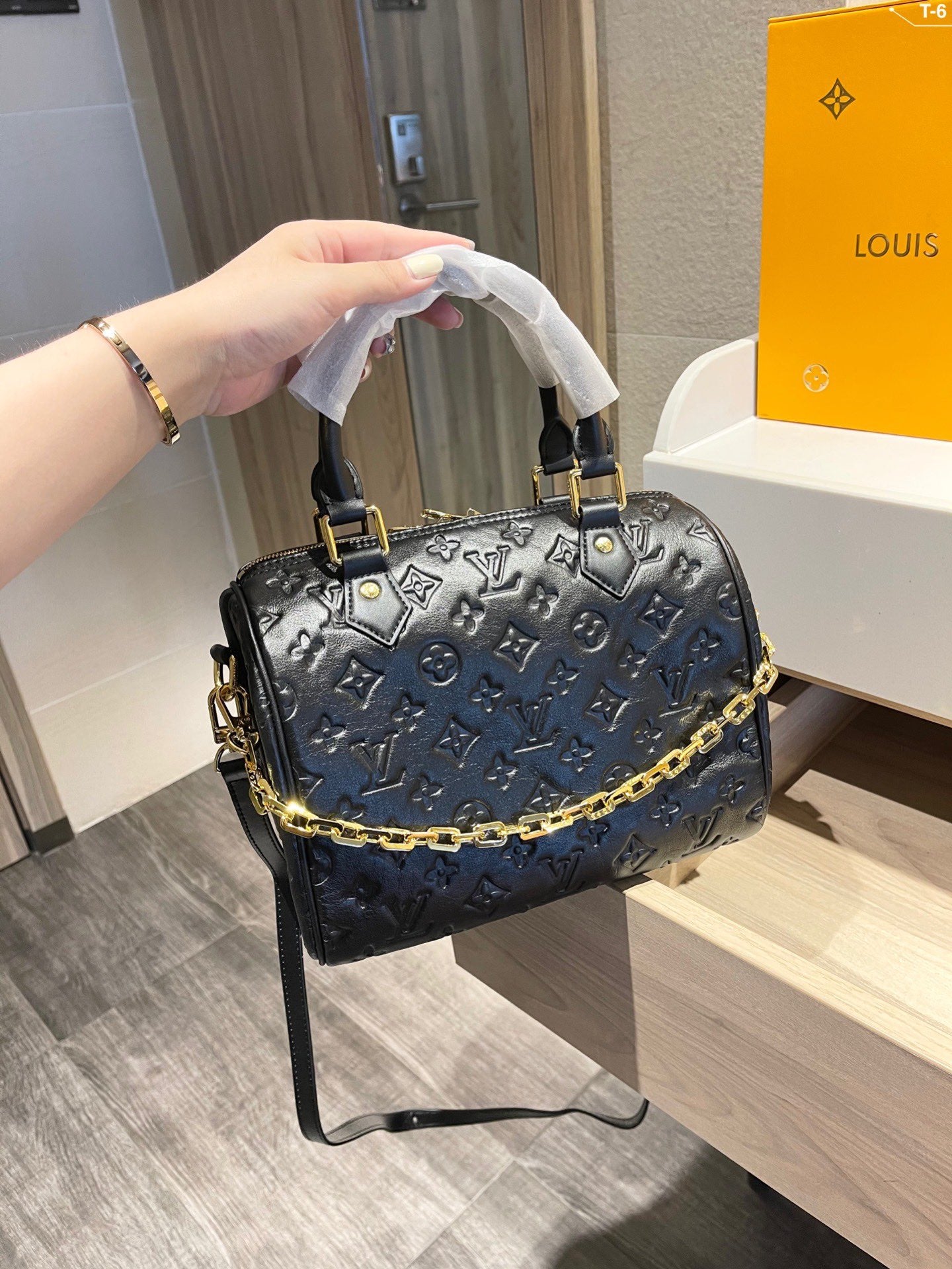 Designer Handbags LN 476